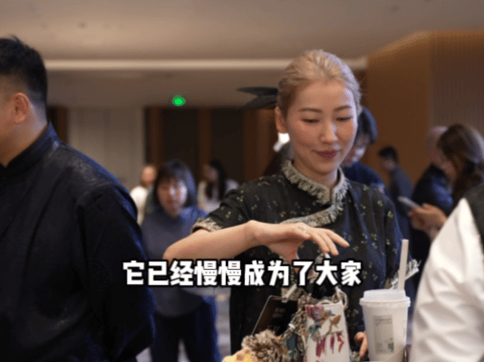 在珠海见证商场AI化的另一面AI正在成为全球最大购物咨询入口珠海商场AI化落地