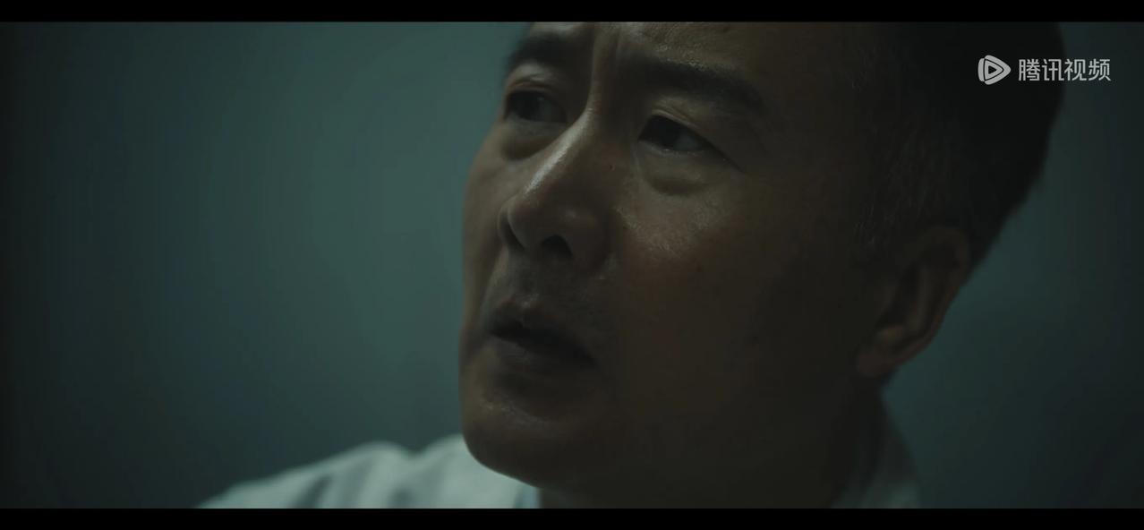 有个问题想不明白，放置绝密文件的地方，曹了平就凭一把钥匙轻松进去。下午路过车