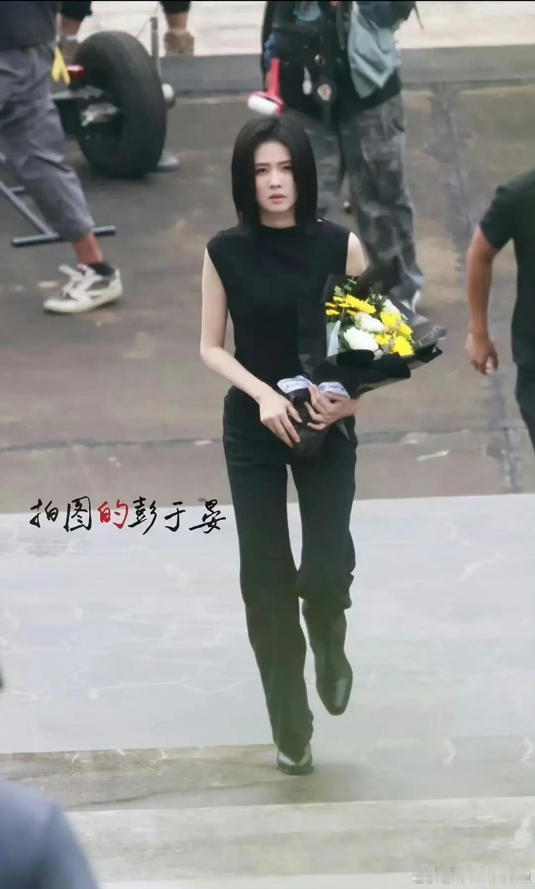 白鹿这妆造我都看不下去了