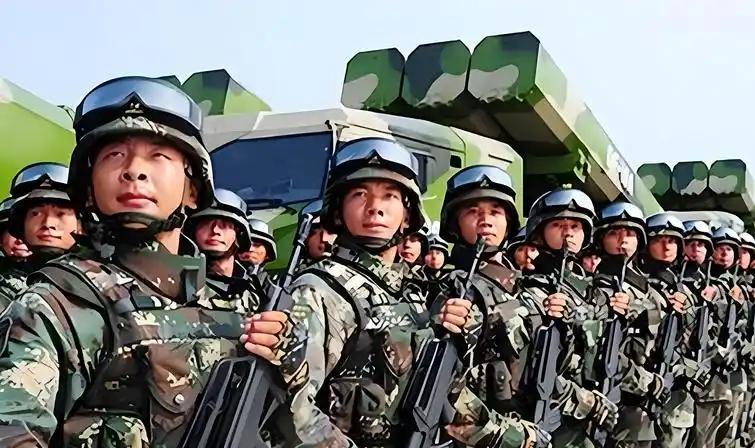 为什么中国要不顾一切玩了命的发展军事？因为怕，中国人怕极了！怕自己还像80年前那