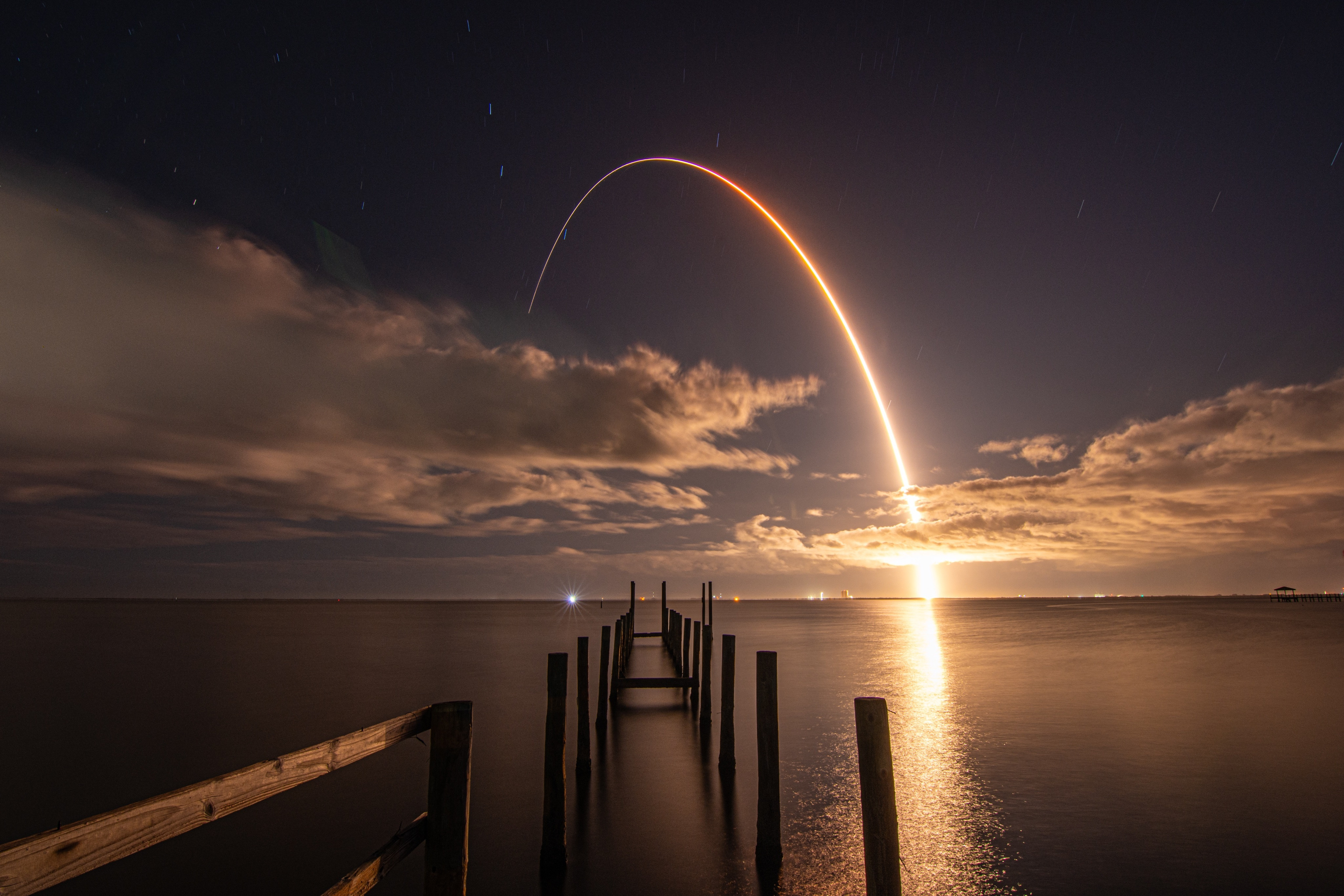 北京时间12月16日，黑店(ULA)使用宇宙神5551型火箭成功将亚马逊27