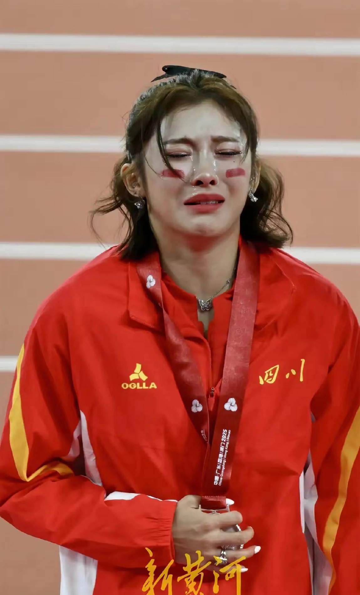 发现没？可别把吴艳妮想的太简单了其实她一点都不是我们想的那样相反，她和我们