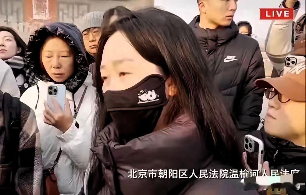 北京毒狗案判了四年，可光罚投毒的张大爷，是不是有点双标？李女士的狗不牵绳、到