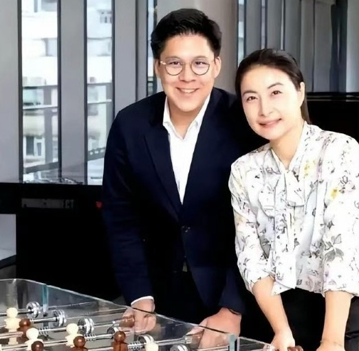 郭晶晶的三个孩子，真是应了那句老话，儿子像妈，女儿随爸。