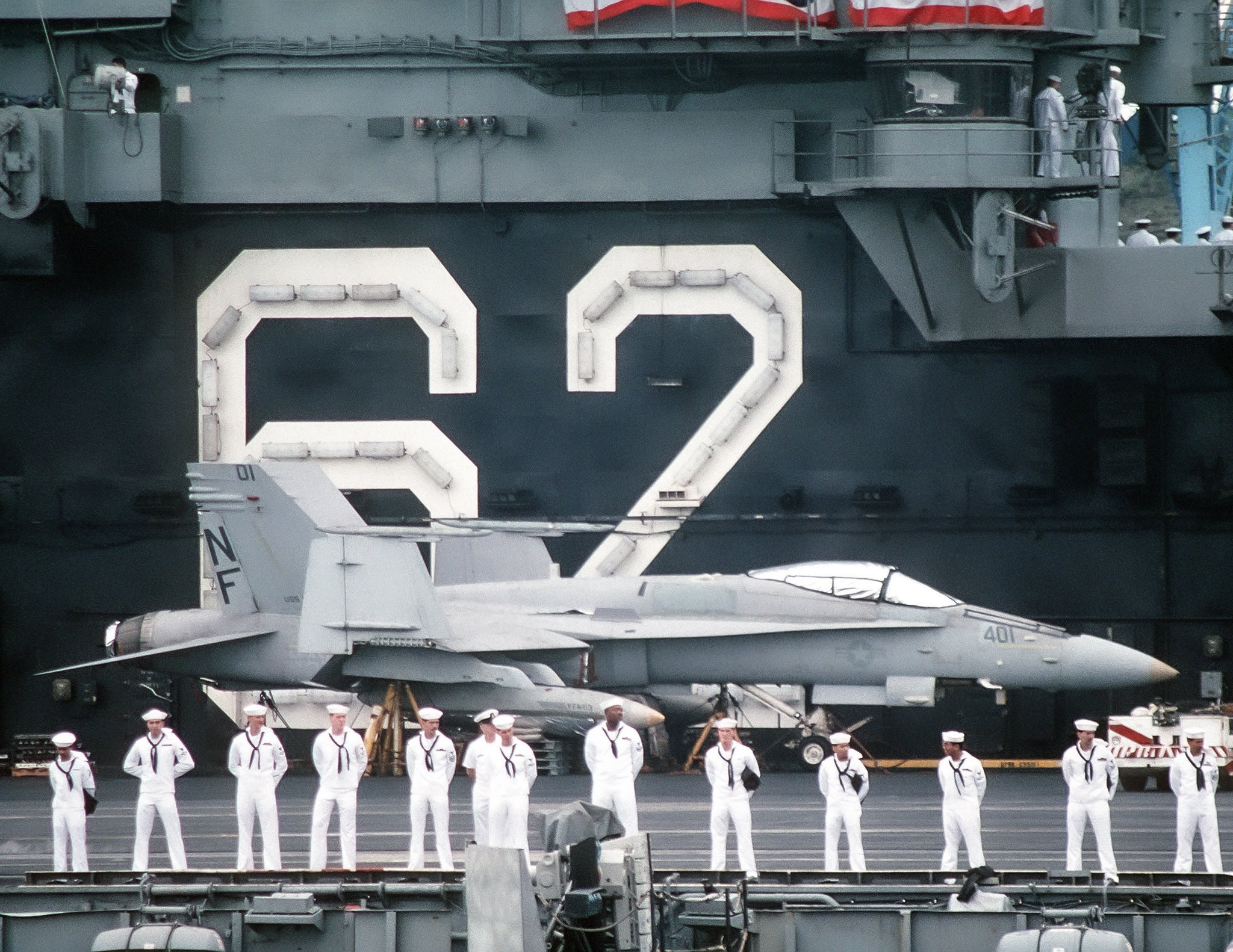 1991年。跟随独立号部署的F-18​​​
