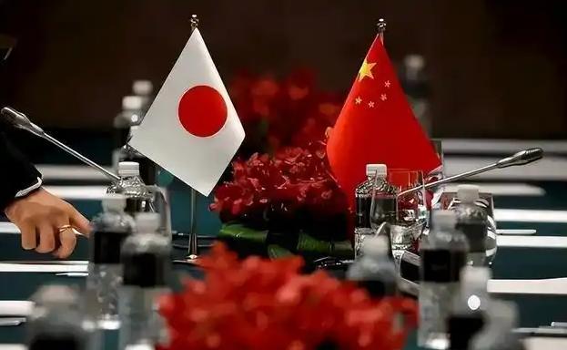 中国现在之所以不和日本打，不是因为中国自己太软弱，也不是为了和平想放过日本，更不