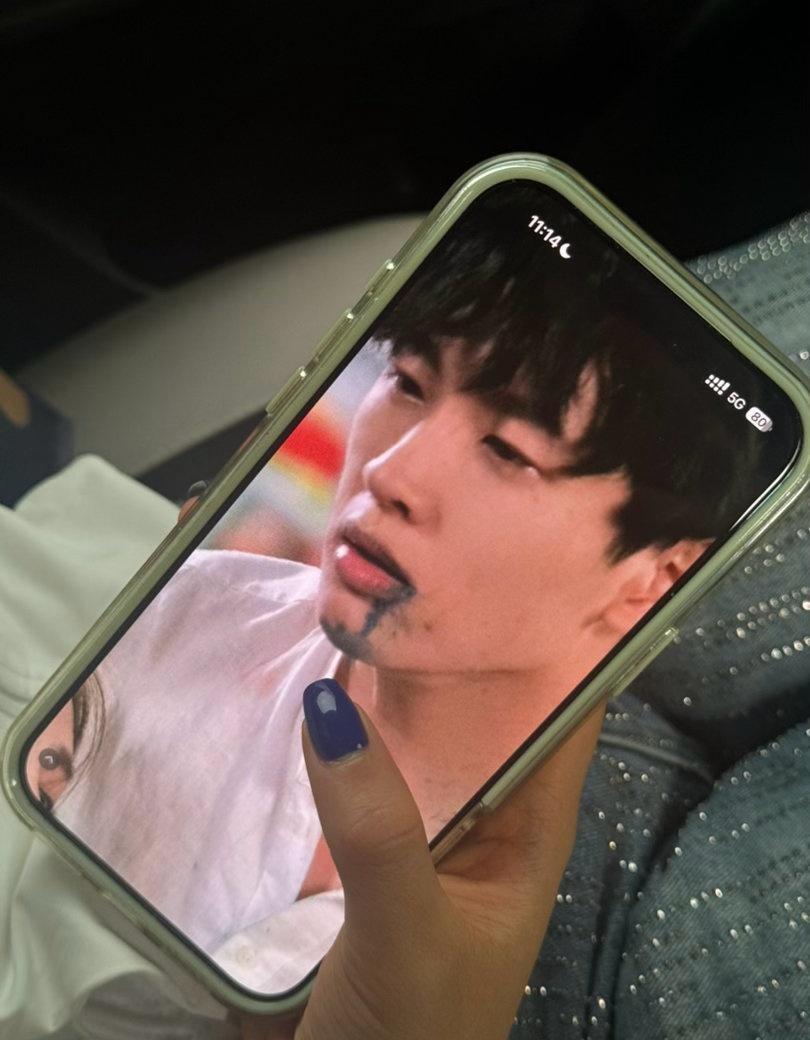 现生朋友在我旁边考古zzw我特么笑的肚子疼​​​