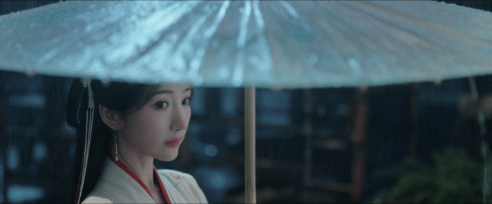 毛晓彤这是要承包所有职业类型啊！医生、女侠、金融精英、非遗传承人，每个角色都演绎