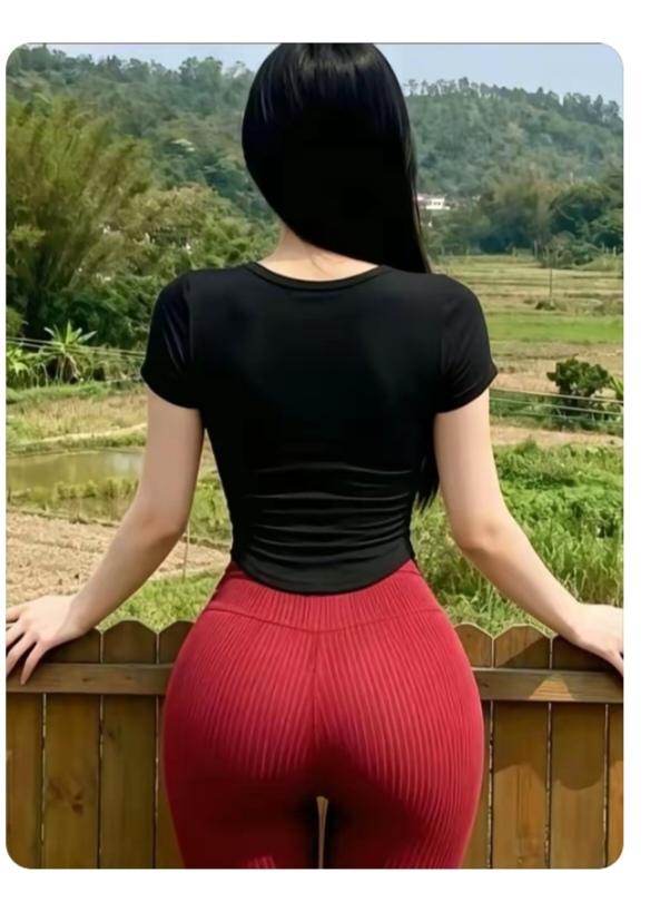 欣赏菜园农村媳妇爱劳动；自己种菜自己吃；种多品种吃不完；菜市场里买点钱；