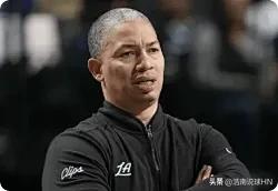 快船队又一波5连败，真到了和这3位说再见的时候啦！1、炒掉主教练泰伦卢，6胜