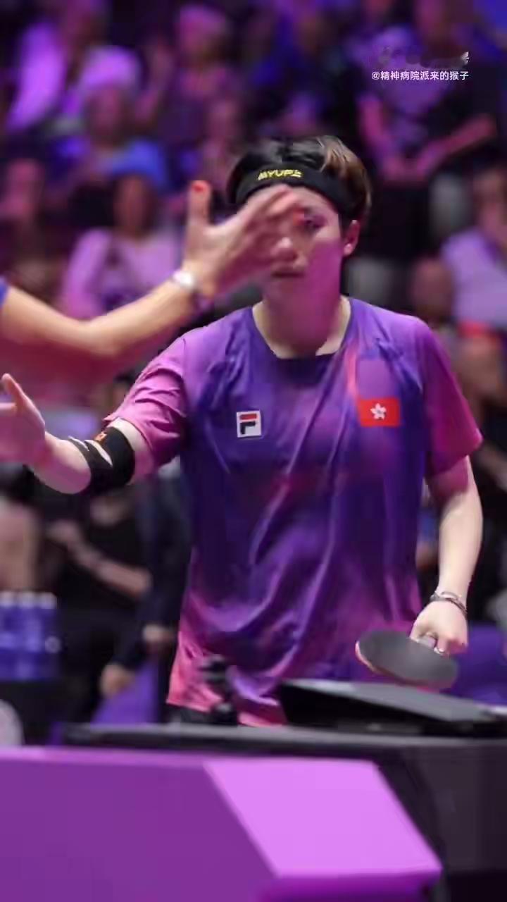 杜凯琹厉害了,3-0萨马拉晋级女单八强了!下一轮杜姐就要打温特了,确实,港队没有