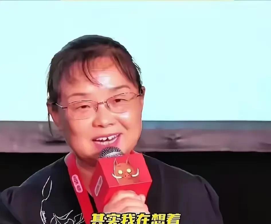 按苏敏的逻辑，女人除非嫁到谁家立刻就当太后，不然都应该离家出走！这样的话，她怎么