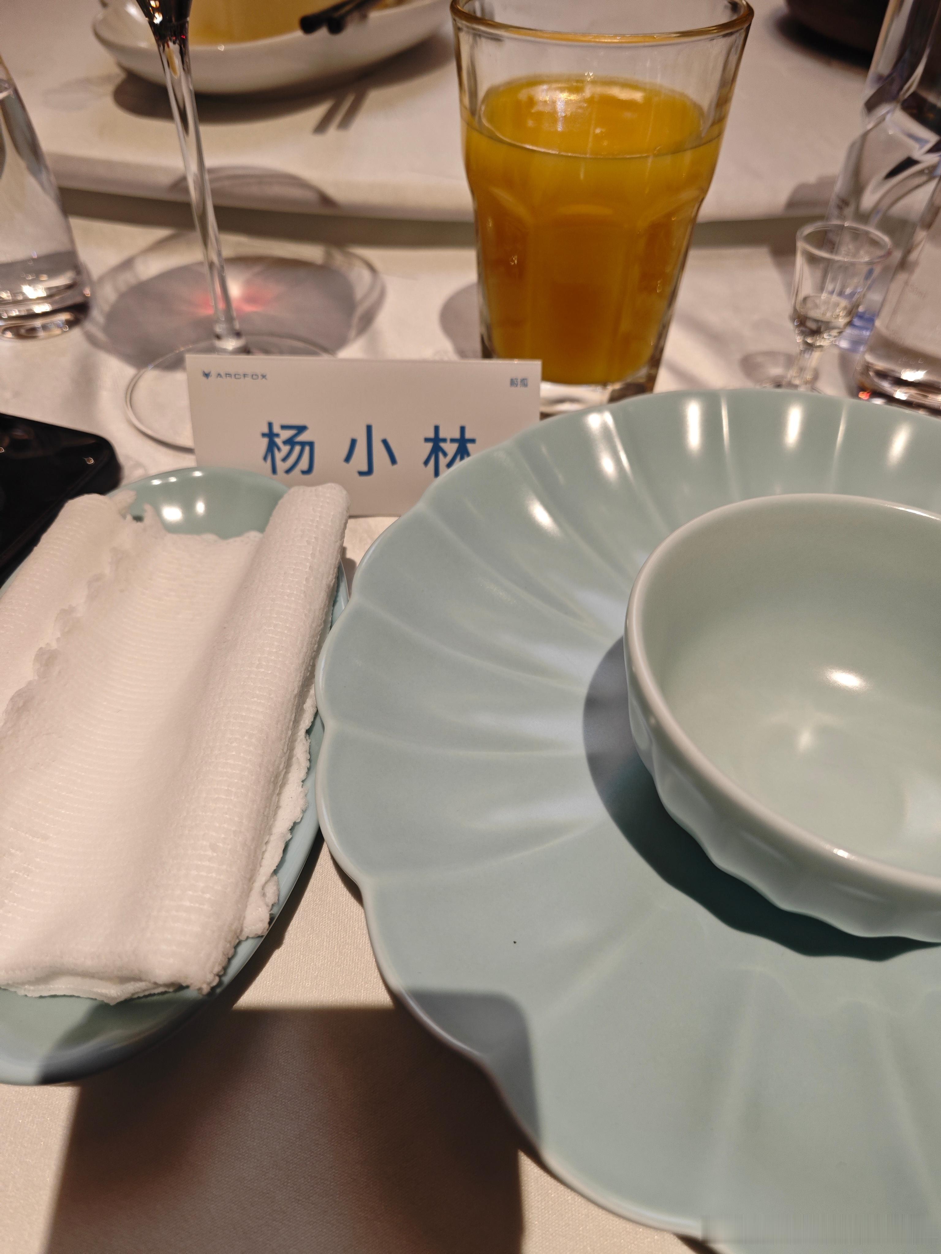 享界去年12月销量首次破万，鸿蒙智行五界里又起来一个？在享界助力下，北汽新能源单