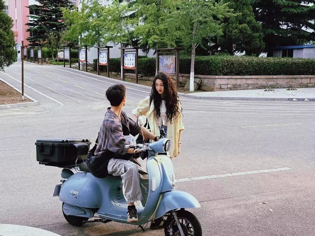关晓彤这大长腿太优越了吧​​​