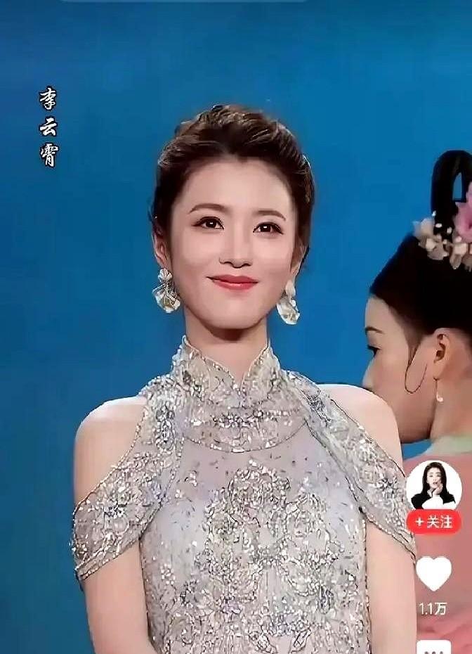 年入40万却只敢买高铁二等座？别急着骂她装，听听体制内演员的工资单。那张二等