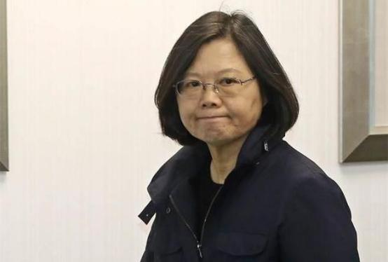 蔡英文勾连佩洛西，给我们铺平了海峡中线。这次韩国瑜高调窜美，又去找美国众议院议长