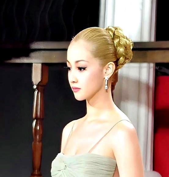 谁能想到，当年红遍亚洲的“眼泪女神”泽尻英龙华，结婚时竟拿出了一份天价婚前协议！