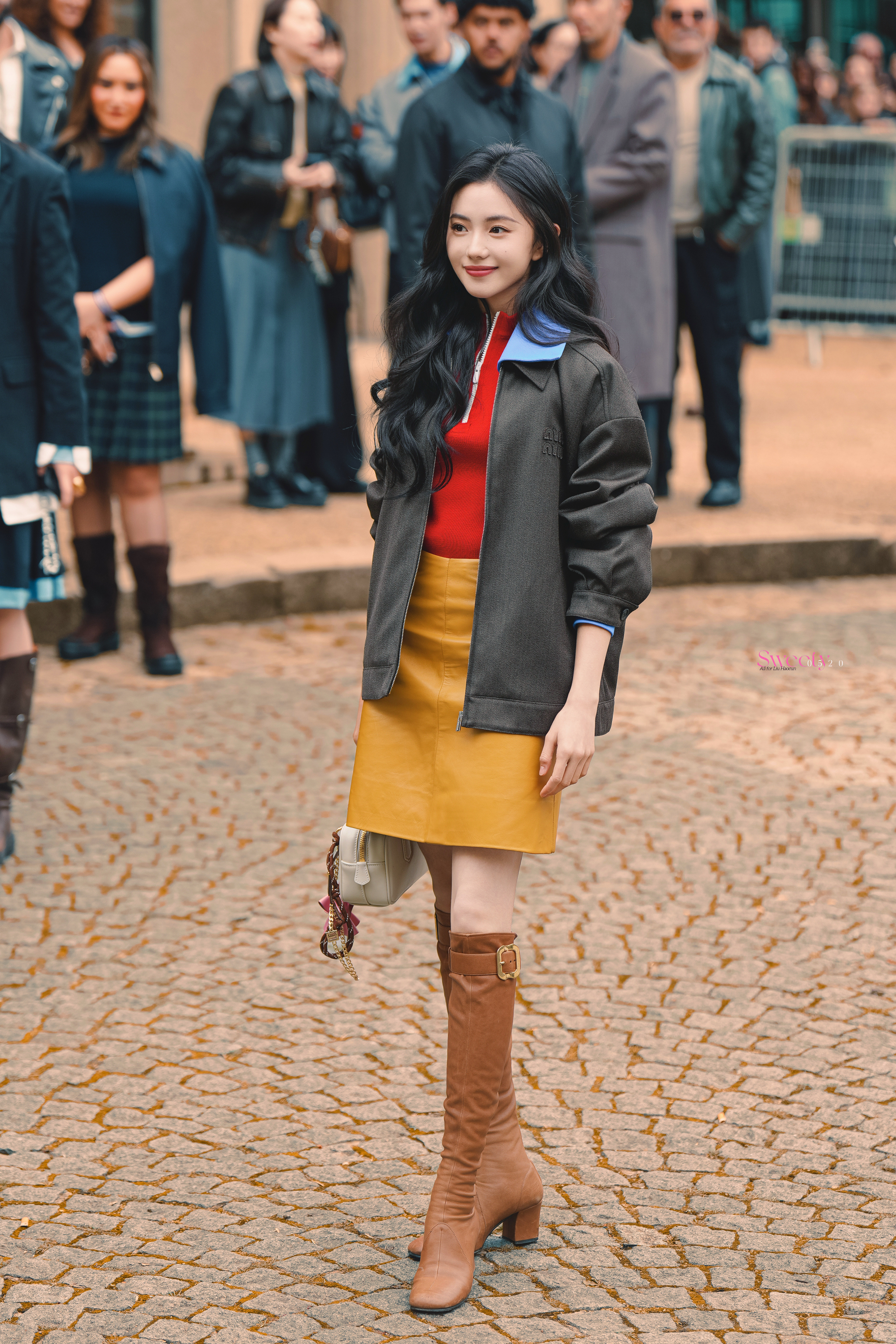 刘浩存今晚是舞蹈存刘浩存的高跟长靴