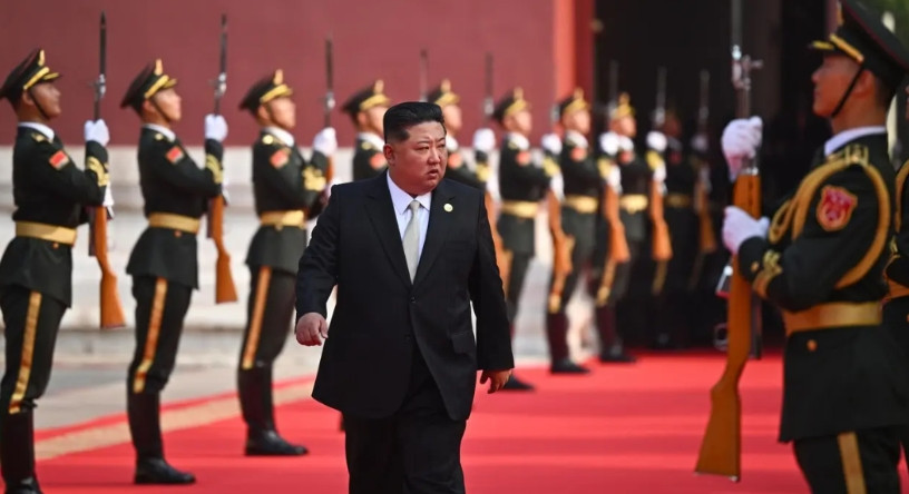 9.3阅兵结束后，韩国议长找到机会，请普京帮忙给金将军带了2句话！韩国国会透露