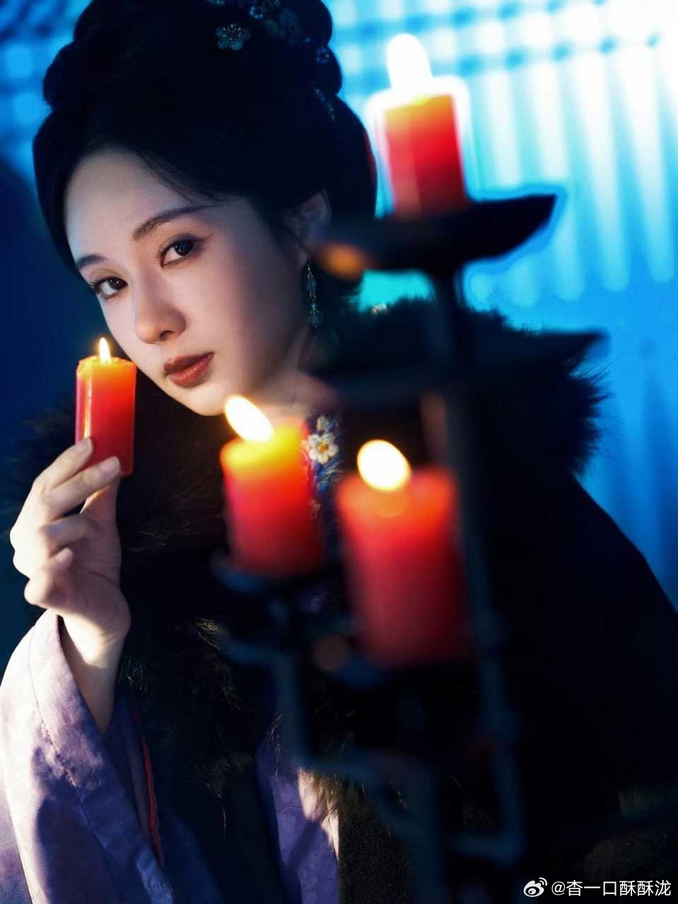 1.郑和惠子现在很抢手，演技好能带声量，不争女主，要价不高，吴谨言新剧也找她做配。2.杨洋喜欢听鬼故