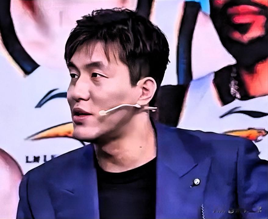 广东爆冷出局！郭艾伦发话了：杜导现在是老教练了，不管输赢都面不改色心不跳！C