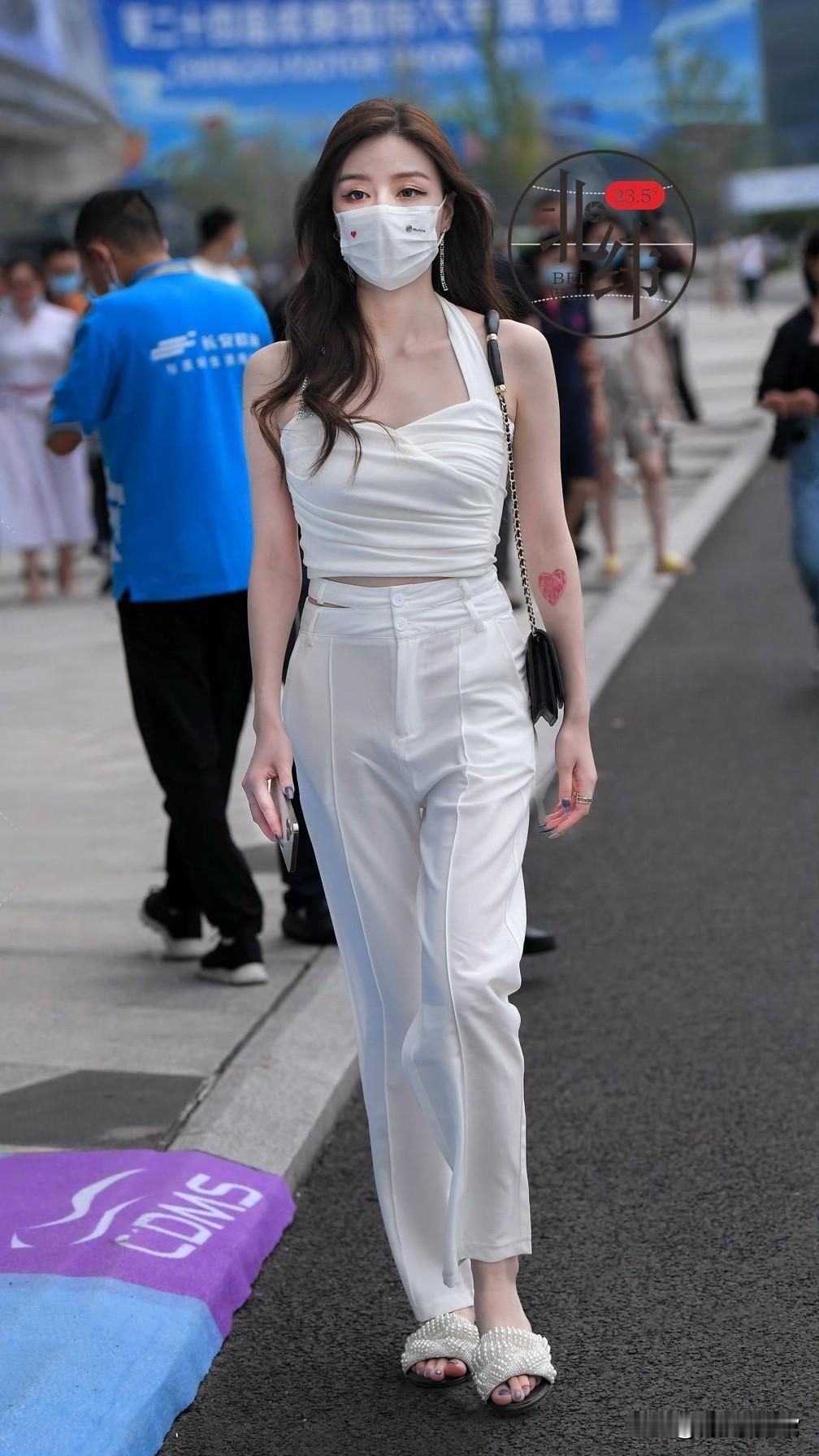 你是喜欢御姐风还是温柔风?什么样的女人,最有魅力?辣妹好看,还是甜妹好看?