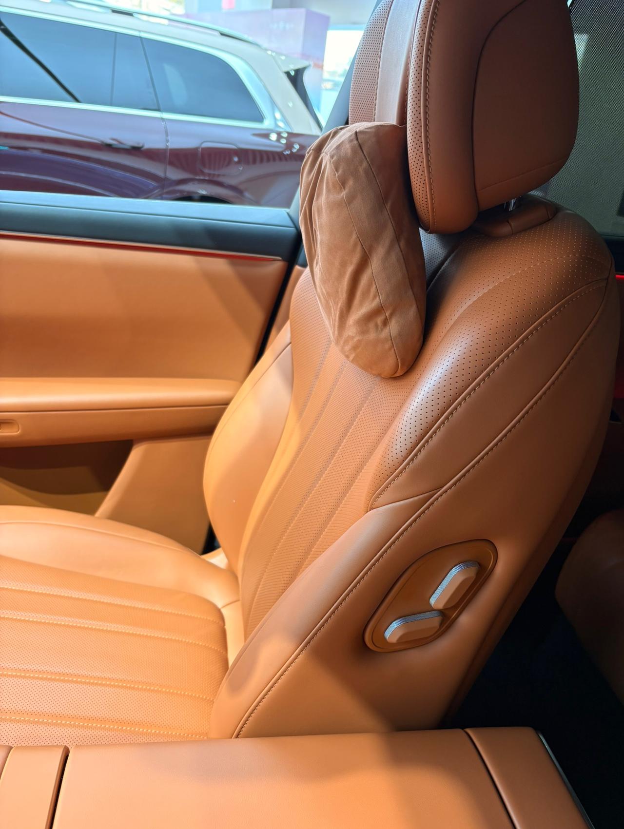 从如今的车市的销售情况，来反映大家的一个收入情况，其实看起来还是挺乐观的。为