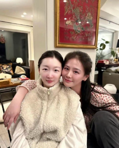 周冬雨告诉大家双眼皮真的抗老​​​