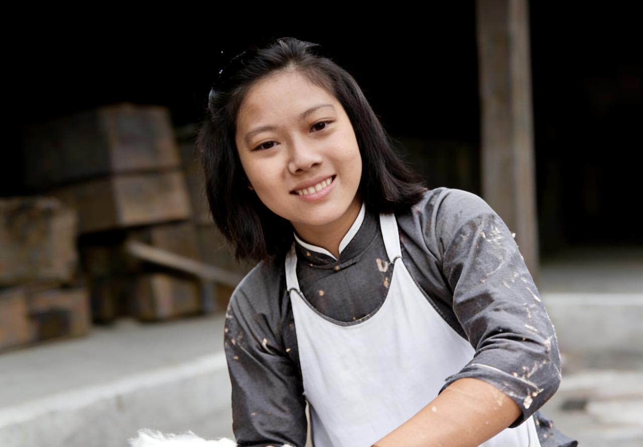 1953年9月，天津棉纺二厂突然来了四名便衣警察。他们径直走向正在运转的纱