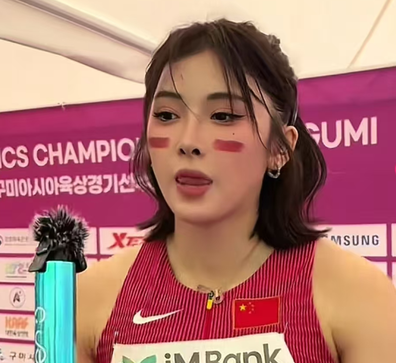 吴艳妮预赛输给日本选手田中佑美之后，面对记者追问伤病情况，她只甩了一句：我也不想