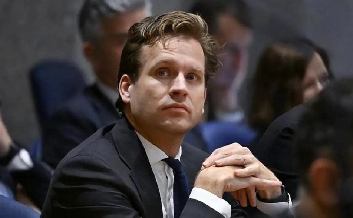 11月19日，荷兰公开对中方服软，声明中有一句话特别有意思！当天，荷兰经济事