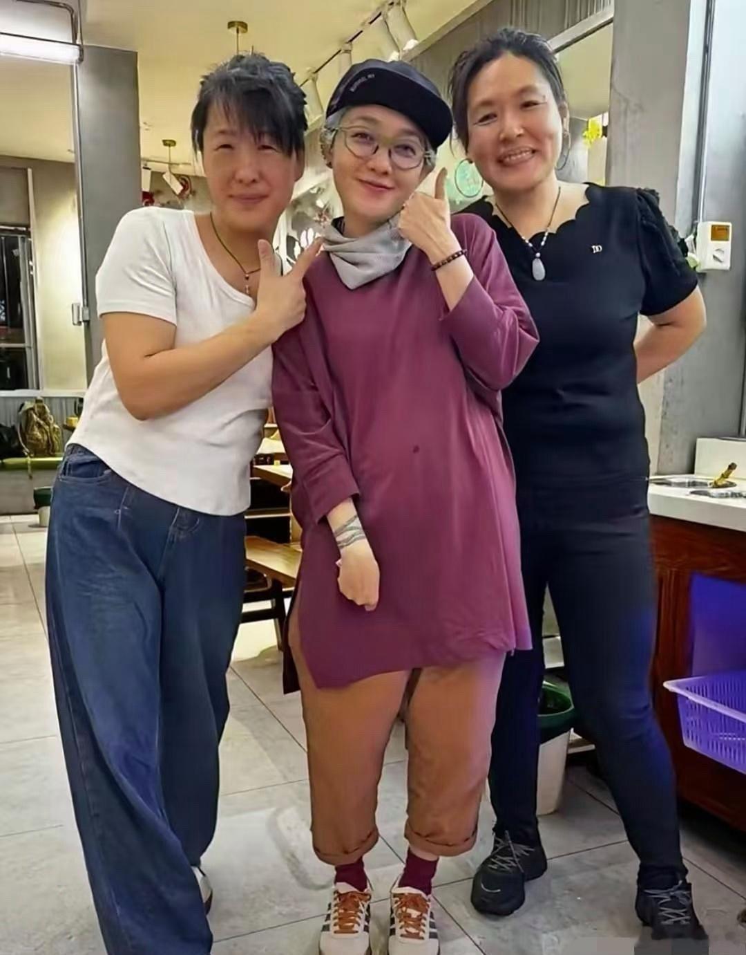 范晓萱像个老奶奶了。