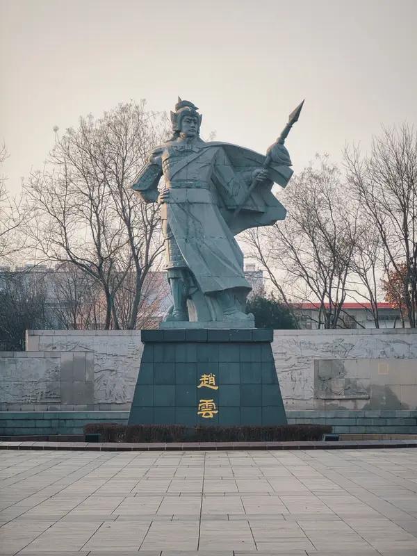 盖世英雄赵子龙按：这次整理赵云浑身是胆的英雄故事，供娃选择时参考。公孙瓒