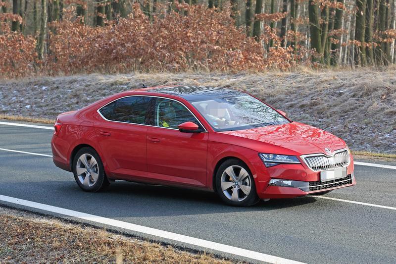 君威和速派选哪个家用，还得看需求。从空间上，君威略胜，车身尺寸让头部和腿部空间