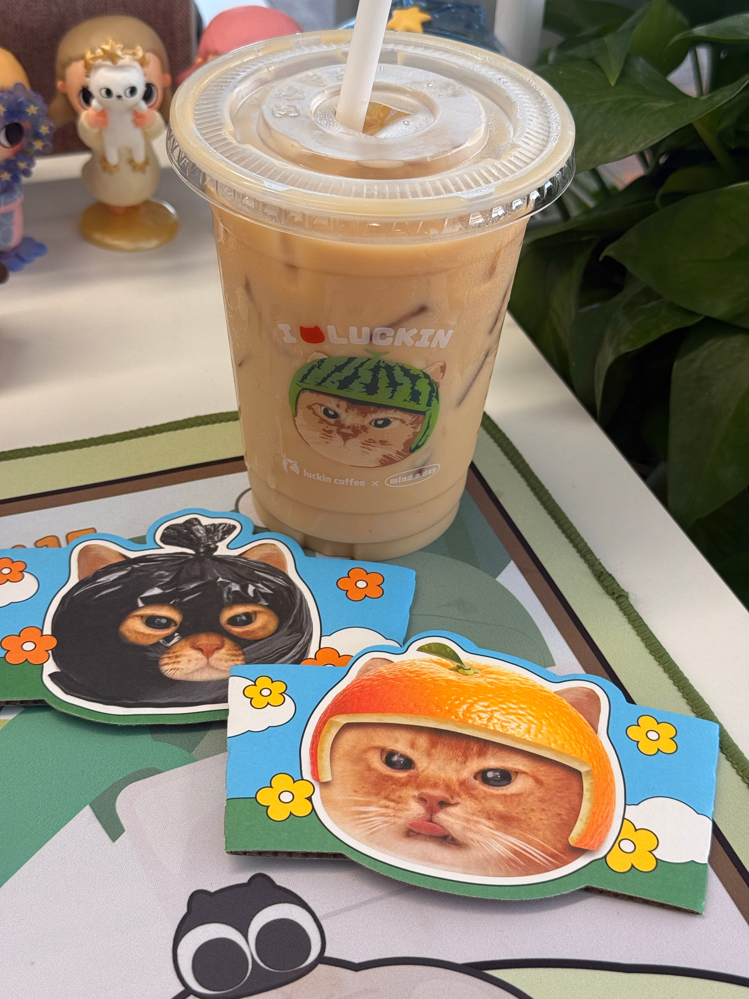 瑞幸大菠萝生椰冷萃，我们喜欢你🐰🐰​​​