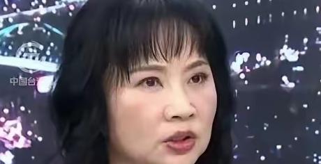 陈凤馨，她说：“全世界都可以欺负台湾，但只要大陆出面阻止，你们立刻跳出来指责。日