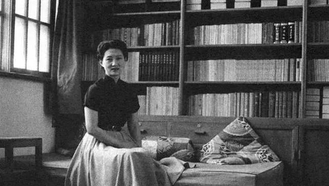 1991年，被软禁了50多年的张学良终于能外出。他撇下患难多年的赵一荻，立即飞往