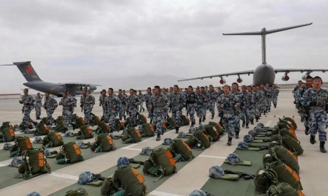 为什么要召回，国家这么多兵不够用的吗？五大战区，有战区是不能动的，预防边境，国