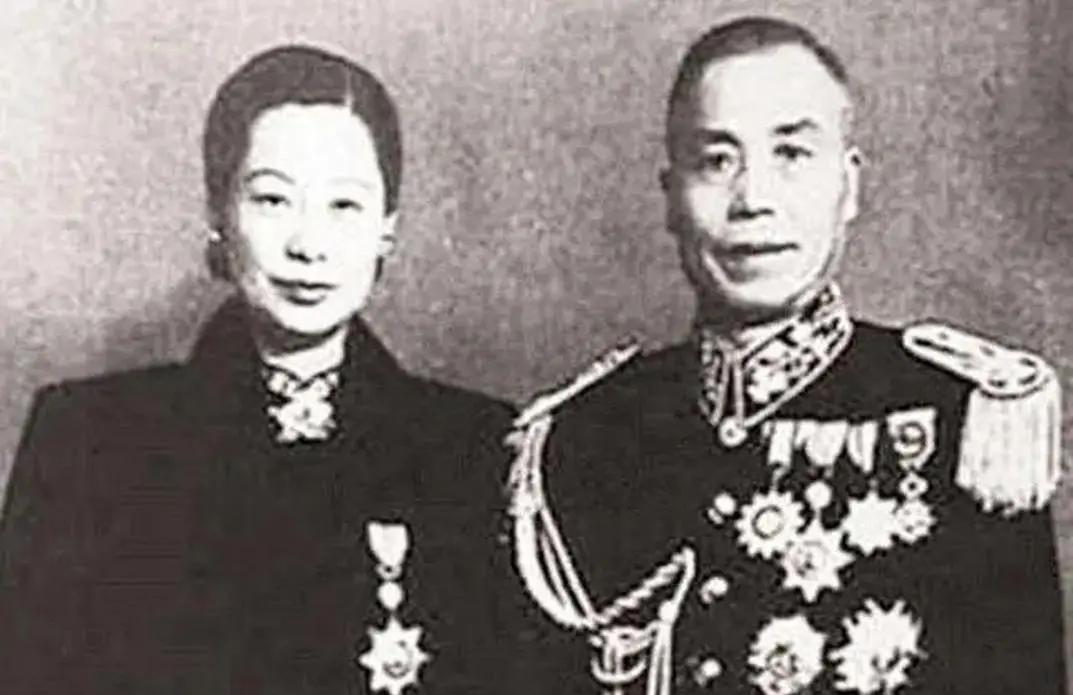 1914年，阎锡山31岁，纳了14岁的小妾，新婚之夜，阎锡山对长相漂亮的小妾说：