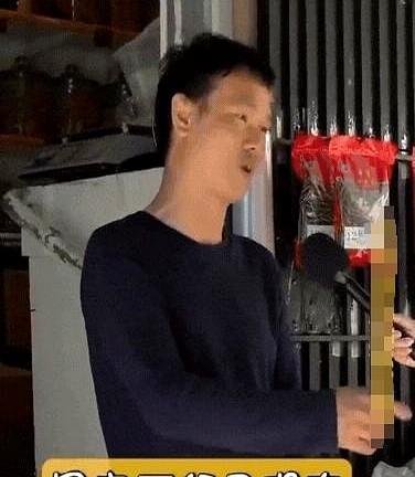 美国华人小伙被问移民美国后悔吗？小伙自信地回答：“绝对不后悔，因为这边60岁都