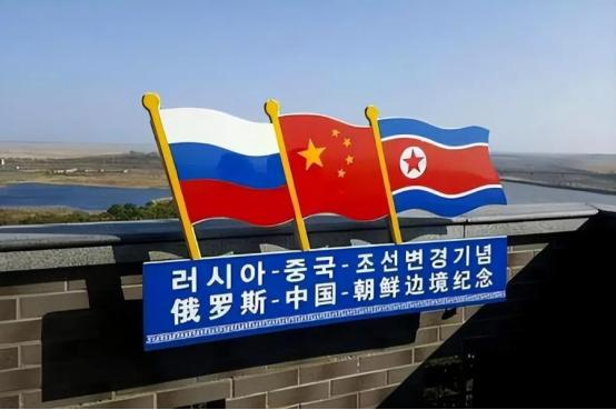 被西方制裁了几十年、穷得叮当响的朝鲜，怎么突然就翻身了？靠俄罗斯打仗赚了144