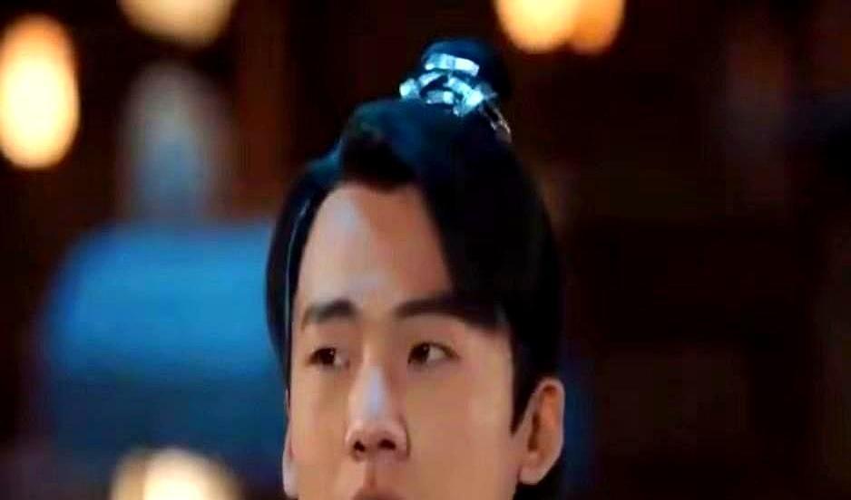 800万片酬卡住郭麒麟！剧组用370吨钢搭神庙，张若昀带伤打戏一条过，郭麒