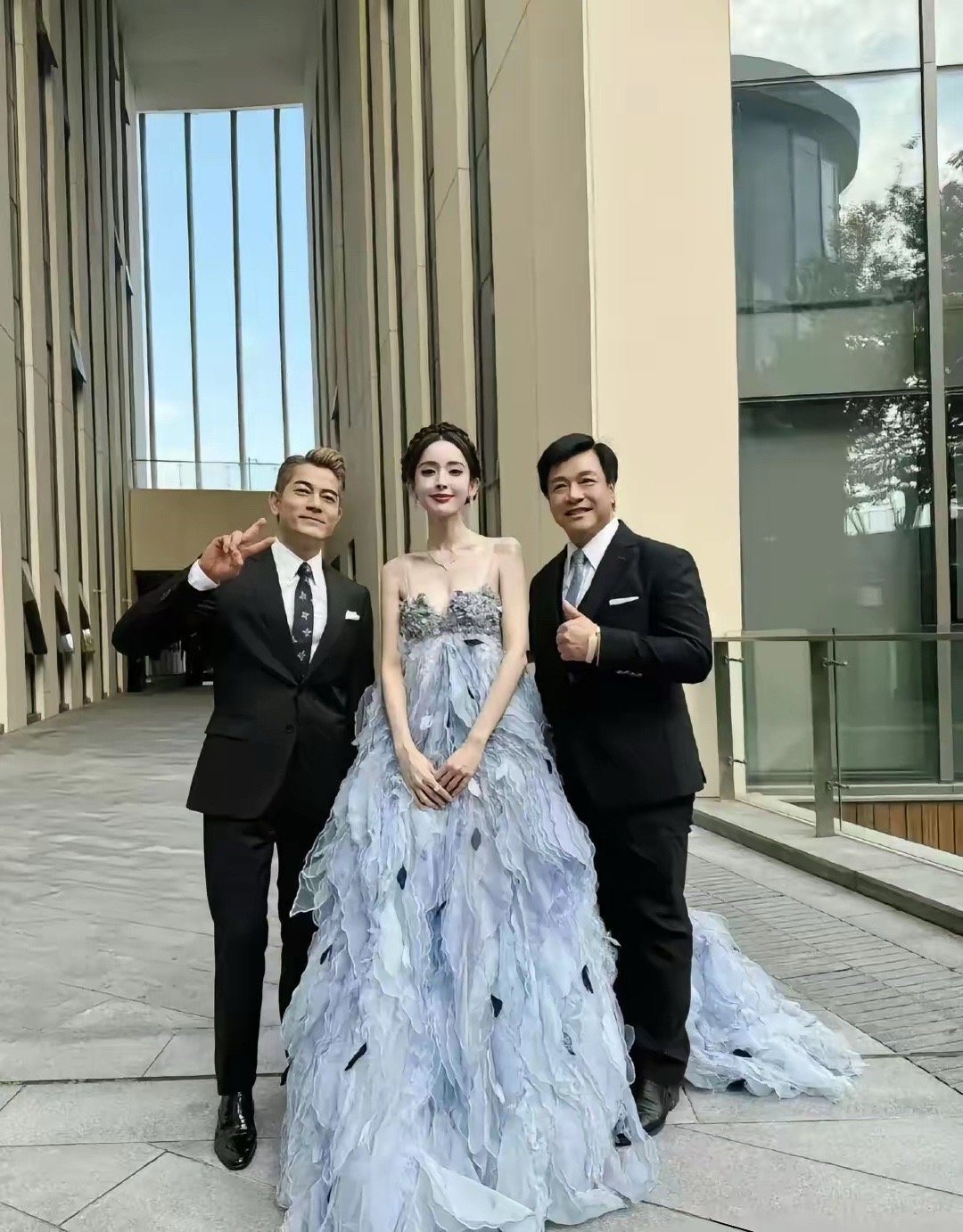没想到娜扎是这么高啊，把天王显得这么娇小！！​​​