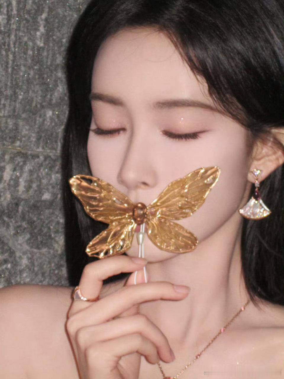 孟子义四月最后一次出差孟子义四月出差plog孟子义四月最后一次出差，好美的一组图