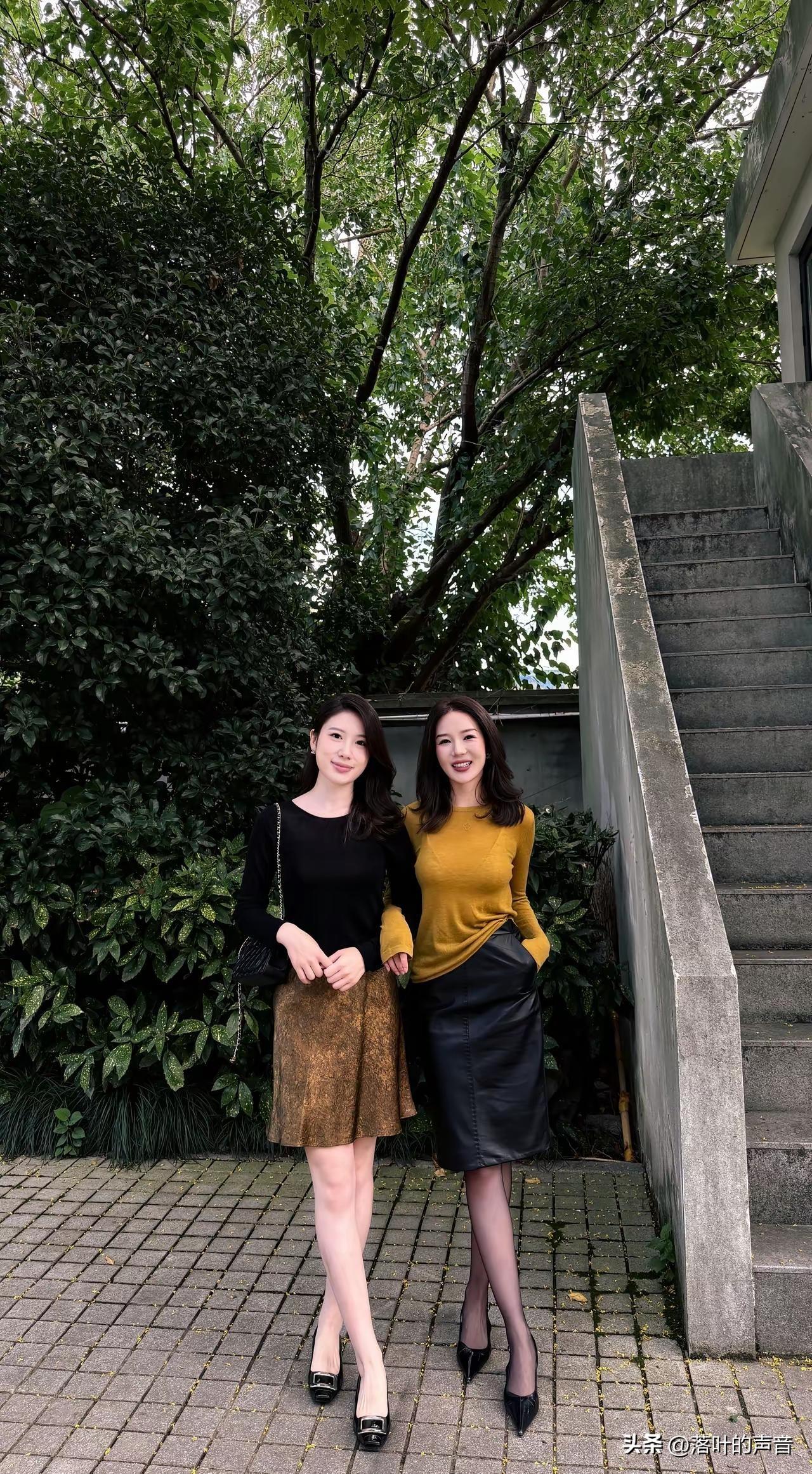 女子说，这照片中的两个姑娘，如果，让你选一个做老婆的话，你会选哪一个啊？这是一