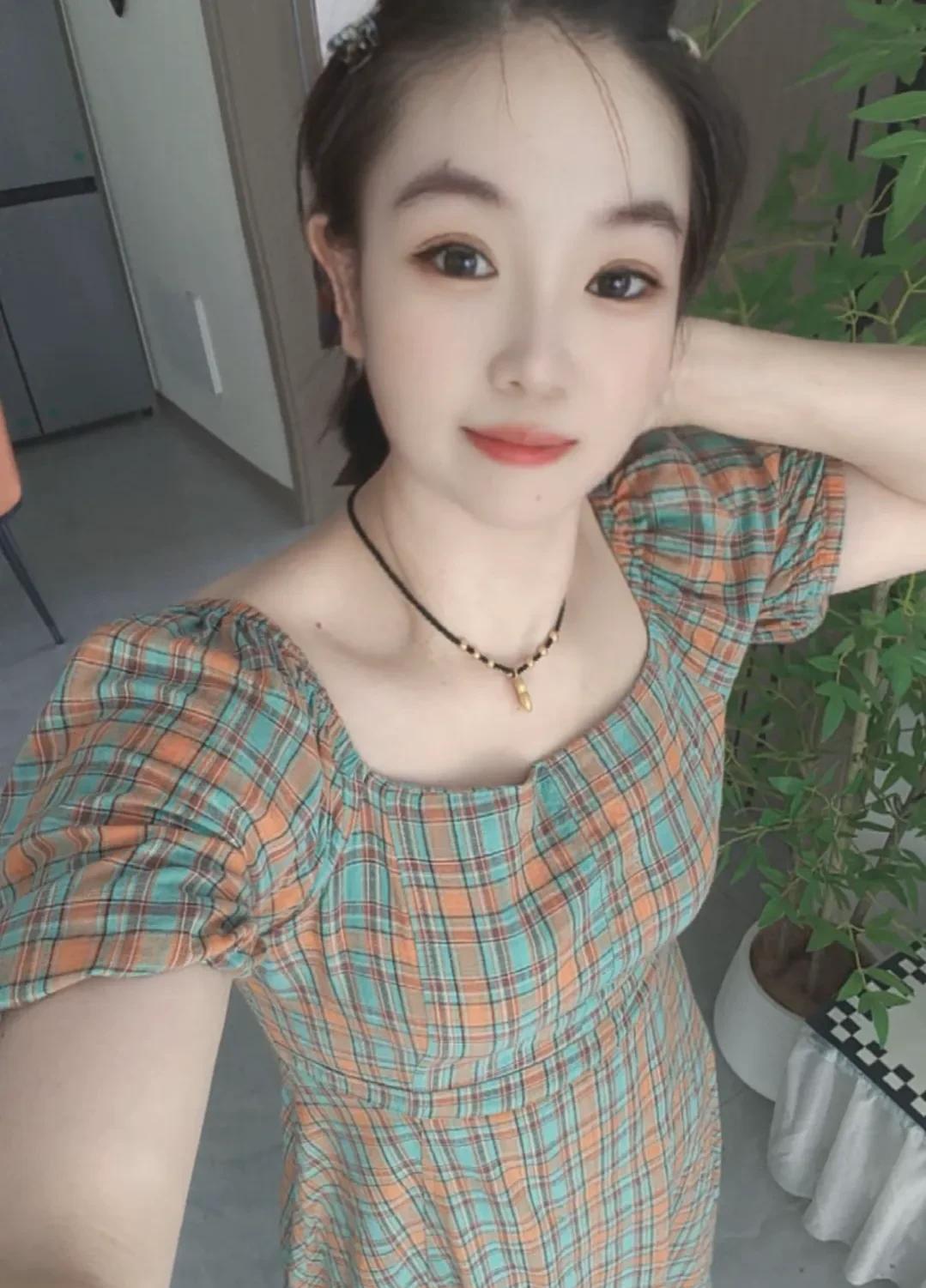 之前谈了一个二婚女人，两人在一起大半年时间了，在她身上花了两万多块钱，是我主动提