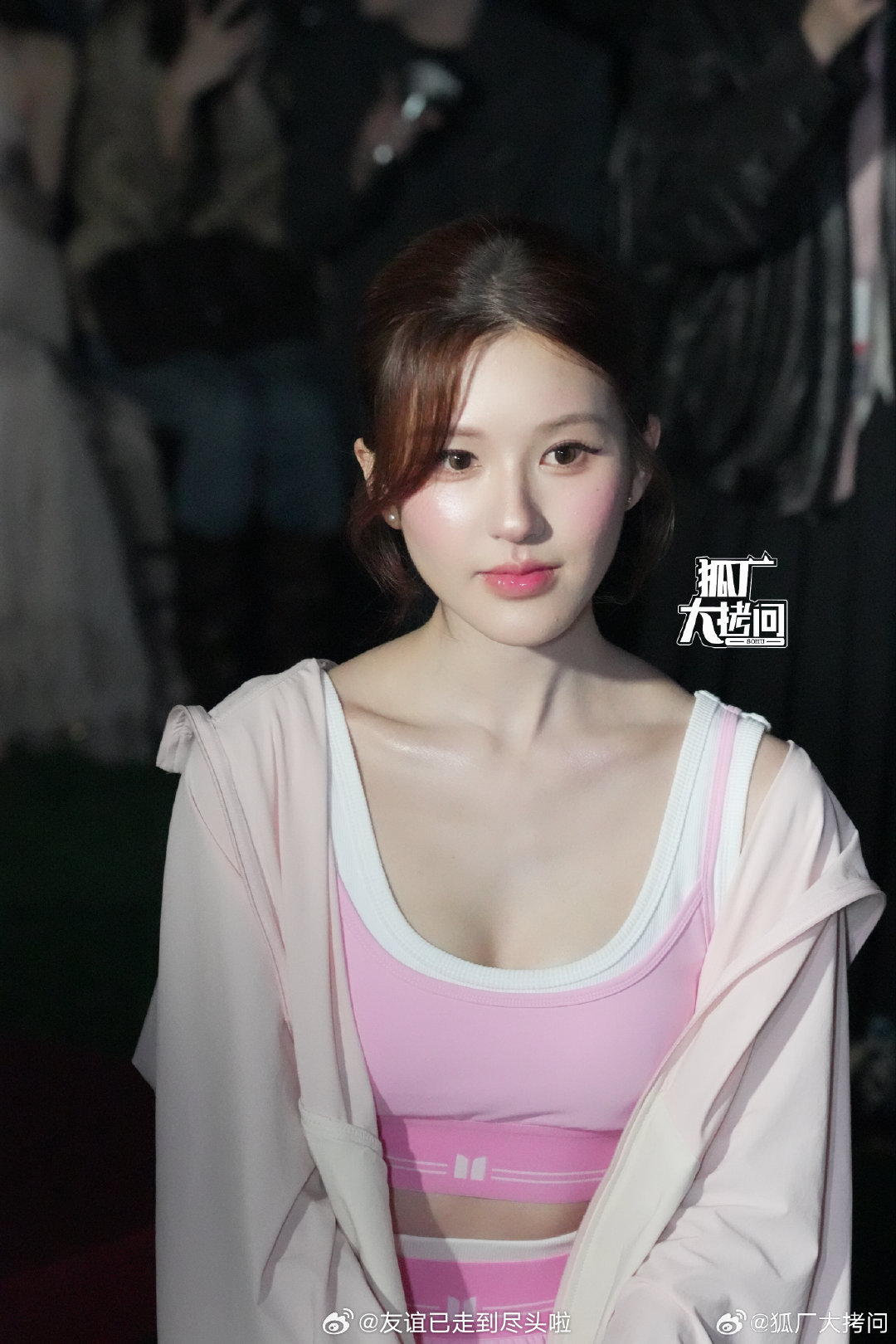 赵露思今日线下活动媒体生图，一颗水蜜桃🍑