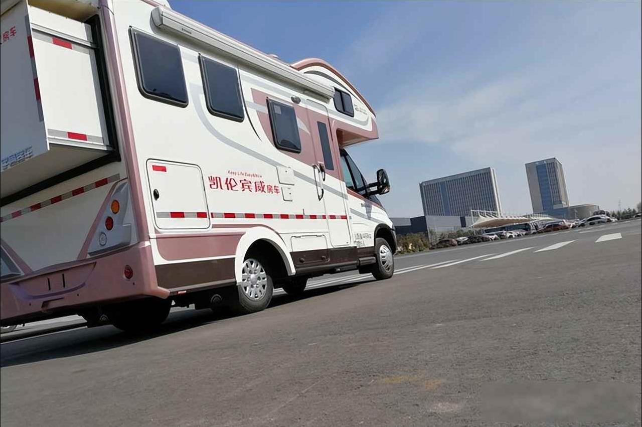 美国人慌了！中国房车价格让欧美品牌销量暴跌山东荣成，这个71万人口的县级市，