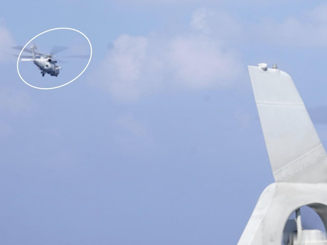 与33舰合练的Z-9F、某型Z-20舰载直升机。