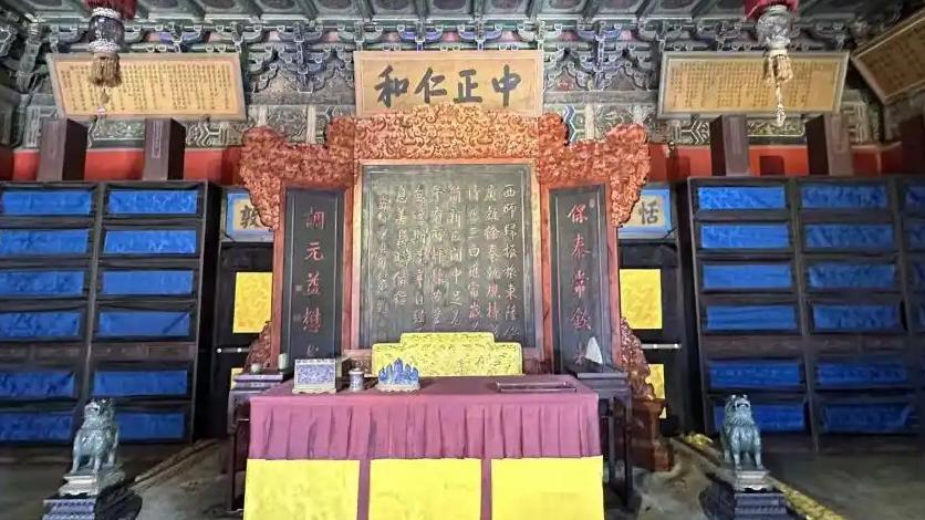 2025年12月26日，历经十年研究性保护修缮的故宫养心殿正式重新开放。这座始建